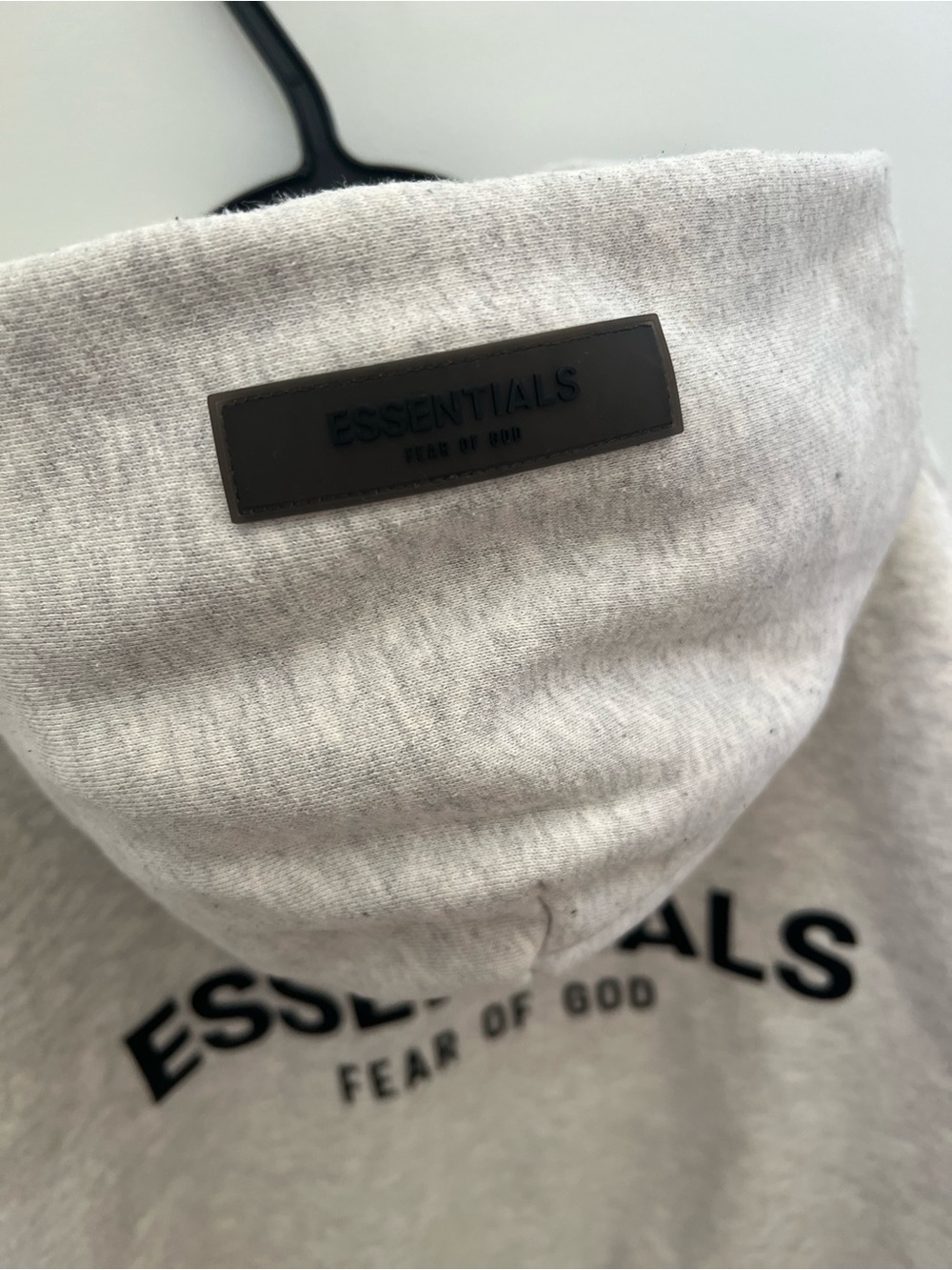 Fear of God ESSENTIALS Light Grey Logo Hoodie - kids - Picture 5 of 11